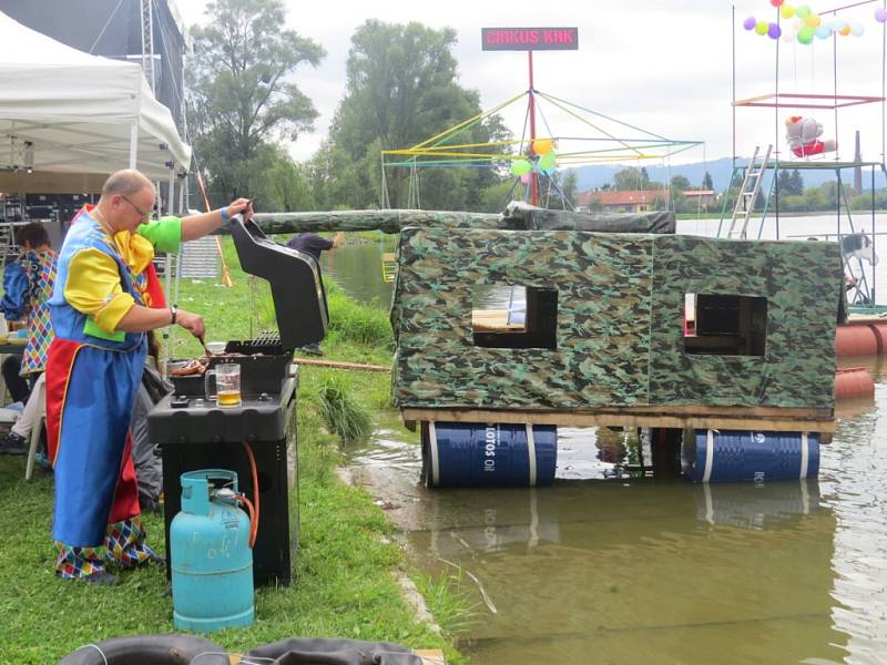 Desátý ročník Baškohrátek byl o víkendu na přehradě v Bašce po všech stránkách rekordní. 