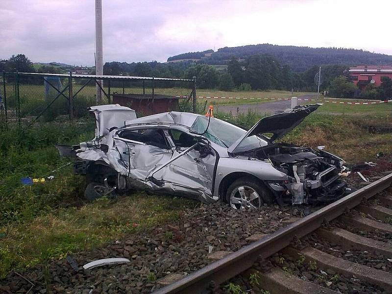 Tragické následky měla v úterý 21. června tragická nehoda na železničním přejezdu mezi stanicemi Pržno a Frýdlant nad Ostravicí. Osobní vlak, který jel z Ostravy do Kojetína se srazil s osobním automobilem. Při nehodě byl usmrcen pětašedesátiletý řidič.