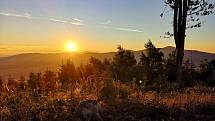 Za východem slunce na Ondřejník a Skalku, s ranním pozdravem přírodě i dvěma patronům.