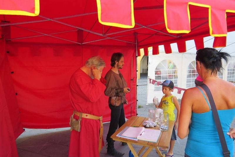 Lidé, kteří 17. srpna vyrazili na náměstí Svobody ve Frýdku-Místku, přivítala akce s názvem Beskydské rekordy.