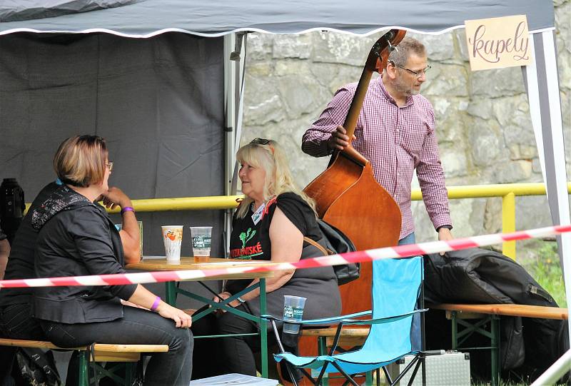 Už celkem 22. ročník festivalu Muzikantské žně přilákal do areálu Sokolíku ve Frýdku-Místku stovky návštěvníků.