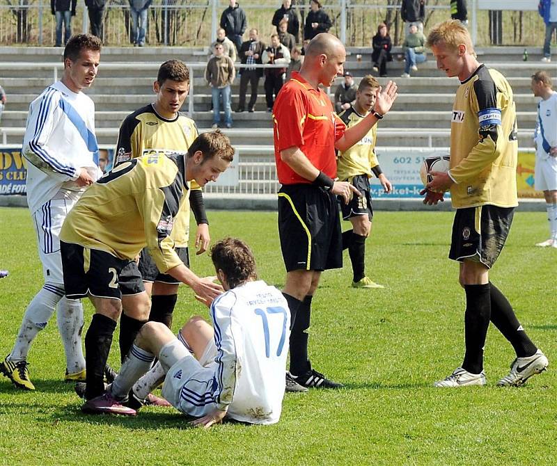 Fotbalisté Frýdku-Místku si v domácím prostředí snadno poradili s brněnskou juniorkou 5:1.