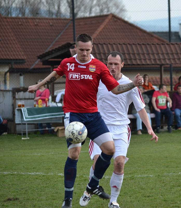 Nýdeckým fotbalistům nestačilo ani dvougólové vedení. Po změně stran jim Lučinští zasadili čtyři zásahy.  