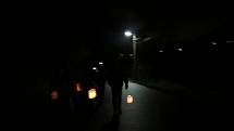 Na listopadové události roku 1989 se vzpomínalo i v Měrkovicích. Místní hasiči zde v neděli připravili lampionový průvod, který přilákal zhruba osmdesát lidí.