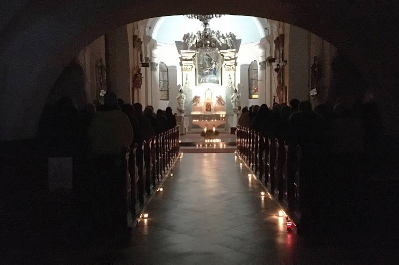 Bohoslužba na památku zavražděného varhaníka a na ochranu proti zlu ve Frýdlantě nad Ostravicí,  7. prosince 2022.