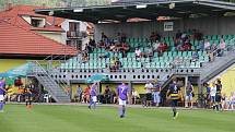 Favorizovaný Frýdlant (žluto-modré dresy) si v generálce poradil s Čeladnou 3:0.