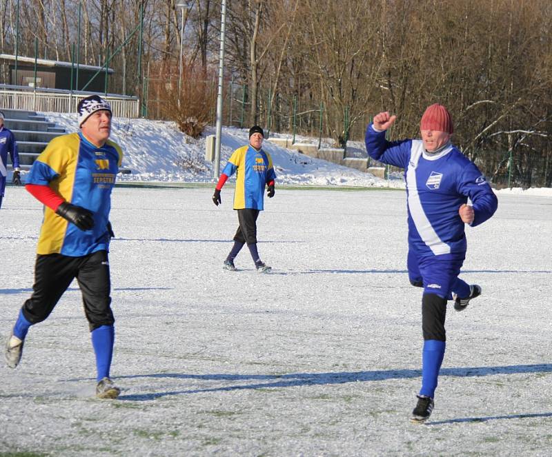 Frýdecké Stovky byly svědkem již pátého derby mezi Válcovnami a Slezanem. Tentokráte se na sklonku roku z vítězství radovali fotbalisté Válcoven, kteří svého městského rivala porazili 3:2. 