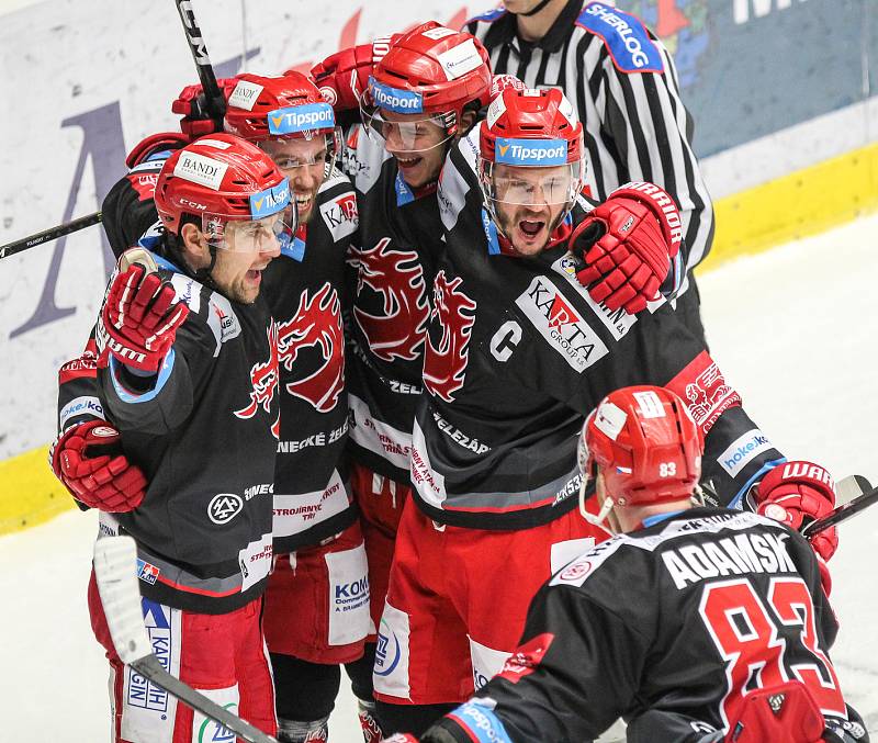 Hokejová extraliga - 7. čtvrtfinále play-off: Třinec .- Pardubice.