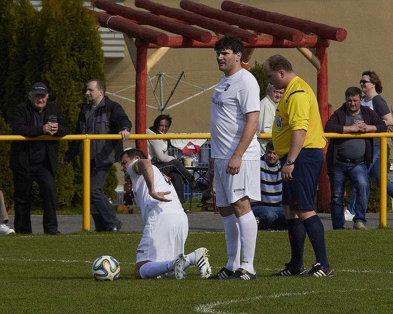 Derby mezi Brušperkem a Petřvaldem na Moravě skončilo nakonec smírem 1:1. 