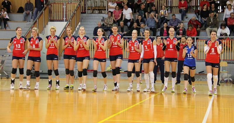 Volejbalistky Frýdku-Místku udělaly první krok k zisku bronzových medailí, když v domácím zápase porazily Ostravu 3:0 (hraje se na dva vítězné zápasy). 