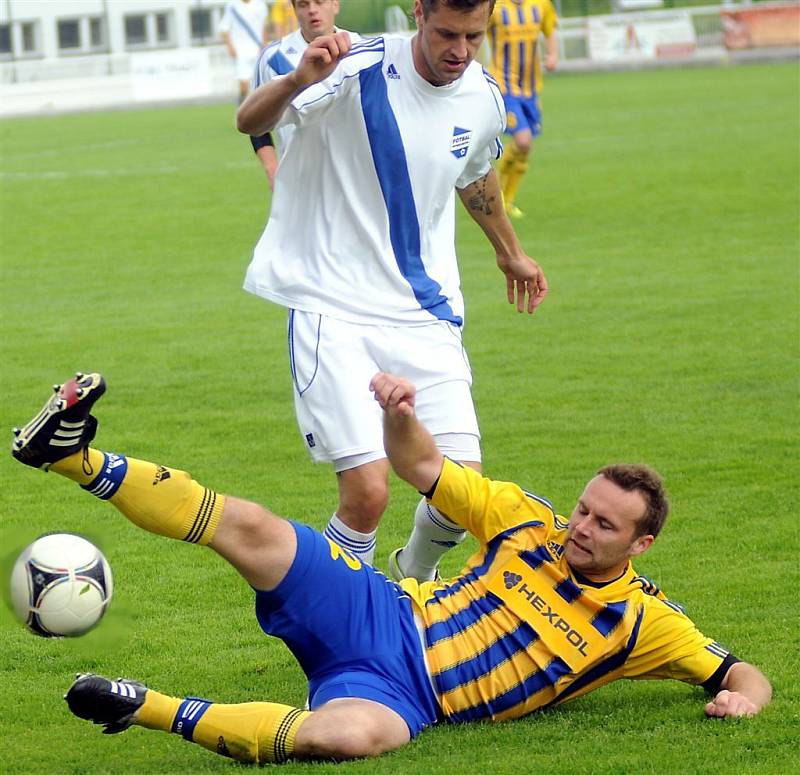 Třetiligoví fotbalisté Frýdku-Místku zdolali v domácím prostředí Uničov 2:0.