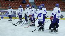 Turnaj v ledním hokeji Škoda Hockey Cup. Utkání Moravskoslezského kraje (bílé dresy) s Olomouckým krajem. 