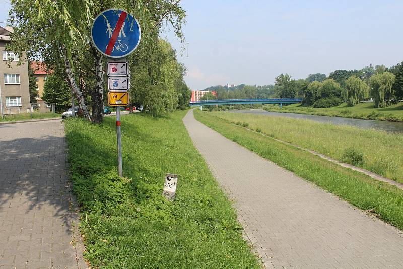 Cyklostezka podél řeky Ostravice je ve Frýdku-Místku oblíbeným místem.