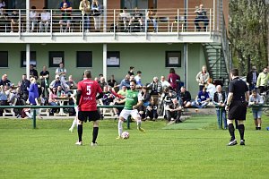 Okresní derby 16. kola I.A třídy, skupiny B, Staré Město - Raškovice 0:1, sledovalo 431 diváků.