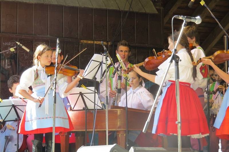 Jablunkov hostil mezinárodní dětský folklorní festival Jackové dětem.