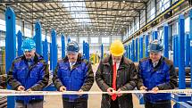 V Třineckých železárnách zprovoznili automatickou linku pro úpravu ocelových tyčí, 5. prosince 2022, Třinec. Generální ředitel Třineckých železáren Jan Czudek a Ján Moder.