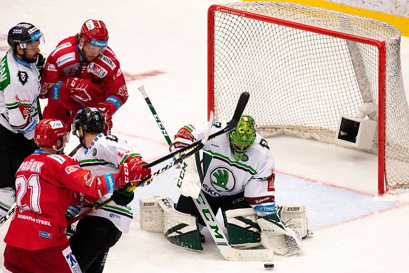 Utkání 2. kola semifinále play-off Generali České pojišťovny mezi HC Oceláři Třinec a BK Mladá Boleslav. 4. dubna 2021 v Třinci. Jan Růžička.