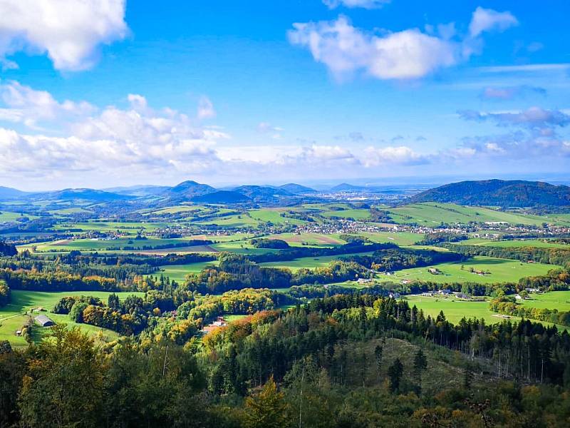 Strážci vrcholu Ondřejník - Ondra a Hanička - oslavili první rok ve výšce 964 m n. m.