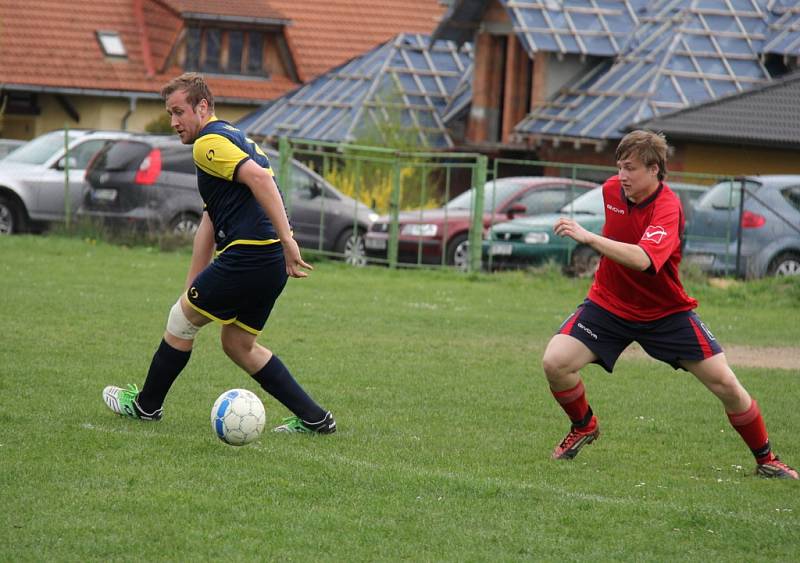 Ve 13. kole okresní soutěže hostili fotbalisté Lučiny B na svém trávníku béčko Vendryně. Z těsné výhry 2:1 se nakonec radovali domácí. 