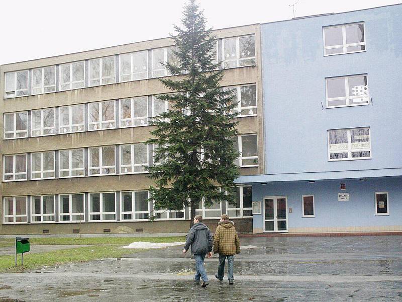 Základní školy jsou připraveny na zápisy budoucích prvňáčků. Ti se mohou těšit na doprovodný program, atrakce a malé pozornosti.