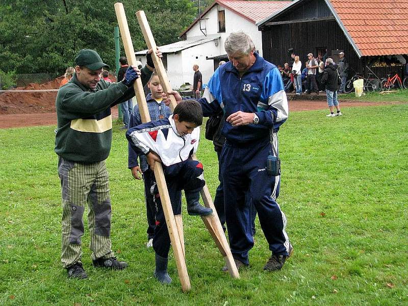 Velkou zábavu pro děti i dospělé nabídla v sobotu 28. srpna od deseti hodin akce Lašské olympijské hry, která se oficiálně poprvé uskutečnila na hřišti na Kamencu v Hodoňovicích u Bašky.