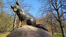 Obora Hukvaldy, socha lišky Bystroušky.  Ilustrační foto.
