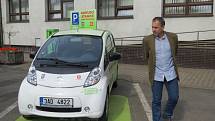 Úředníci třinecké radnice mohou k pracovním cestám využívat elektromobil. 