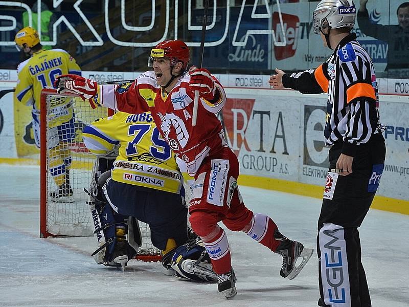 Hokejová extraliga: Třinec - Zlín. Polanský se raduje z vyrovnávací branky. 