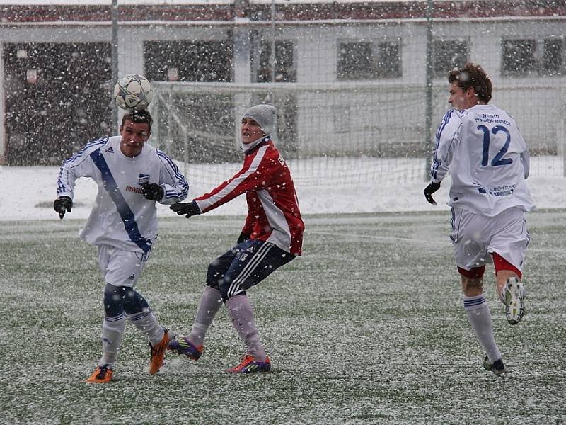 Fotbalisté třetiligového Frýdku-Místku svého soupeře v generálce na jarní odvetnou část vůbec nešetřili. Frýdlantu nastříleli Frýdečtí jedenáct branek.