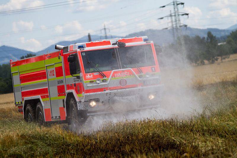 V Paskově shořelo v úterý odpoledne 15 hektarů pole. Způsobená škoda se odhaduje na 150.000 korun, příčina požáru se vyšetřuje.