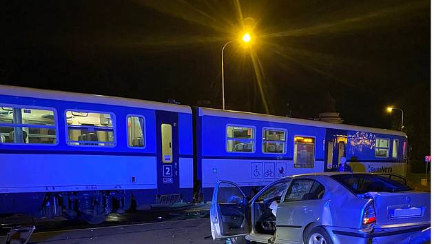 Dopravní nehoda na železničním přejezdu v ulici Nádražní ve Frýdku-Místku.