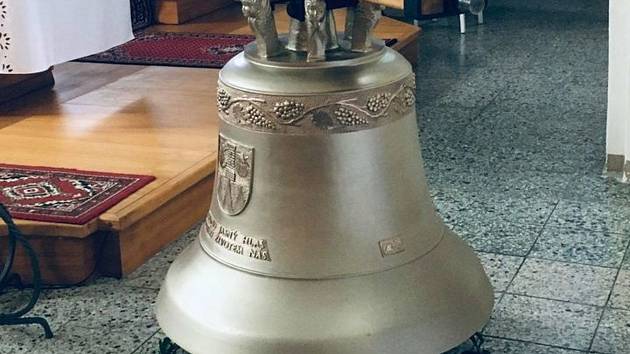 Ve Sviadnově posvětili nové zvony.