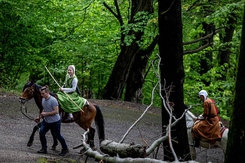 Hrad Hukvaldy a jeho okolí využili filmaři, kteří zde natáčeli historický film, 15. května 2021 Hukvaldy.