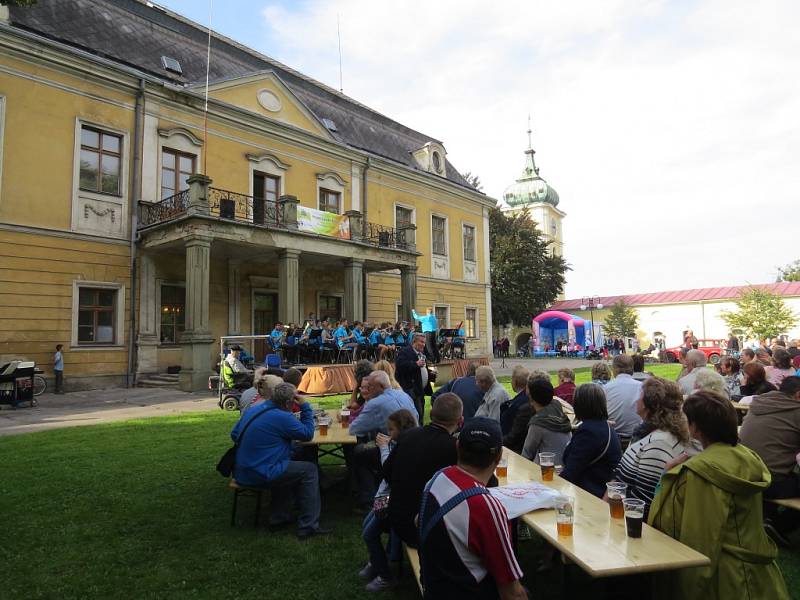 Chodby a místnosti paskovského zámku v sobotu patřily zástupcům devíti obcí. 