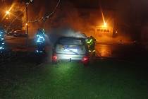 Noční požár automobilu ve Frýdku-Místku.
