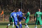 Dobratičtí fotbalisté (v modrých dresech) nadějné dvoubrankové vedení v Datyni nakonec neudrželi. Gól na 2:2 inkasovali v nastaveném čase.