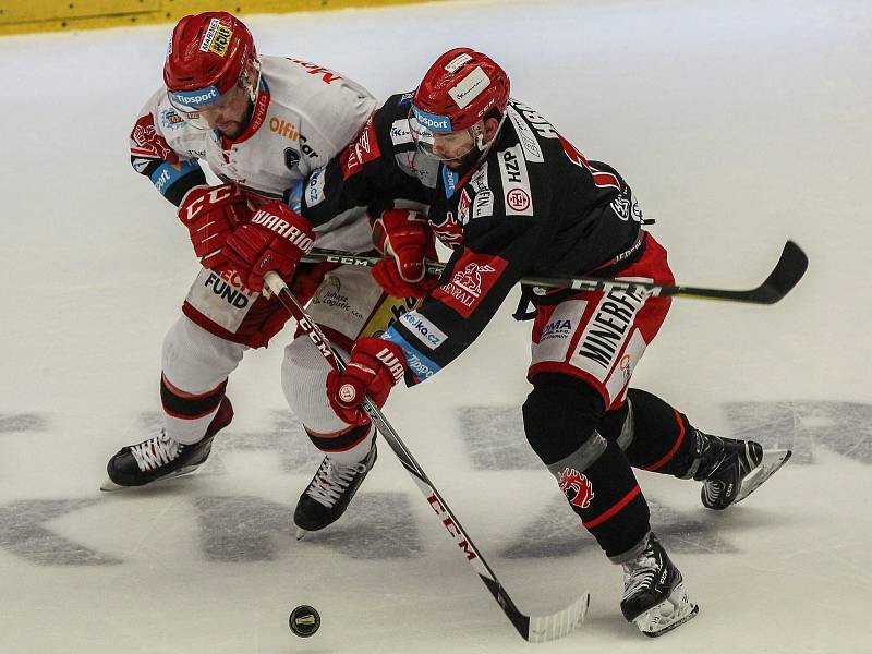 Třinec - Hradec Králové. Semifinále play-off.