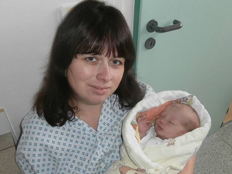 Filip Sojka s maminkou, Frýdek-Místek, nar. 12. 11., 51 cm, 3,75 kg. Nemocnice ve Frýdku-Místku. 