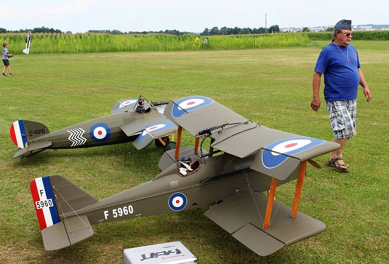 Pobeskydský aviatický klub na letišti v Bahně ve Frýdku-Místku uspořádal největší modelářskou akci na Moravě. Frýdek-Místek, 31. července 2021.