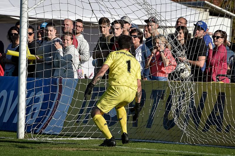 Fotbalový zápas I.A třídy mezi Lučinou a Albrechticemi se objevil v přímém televizním přenosu.