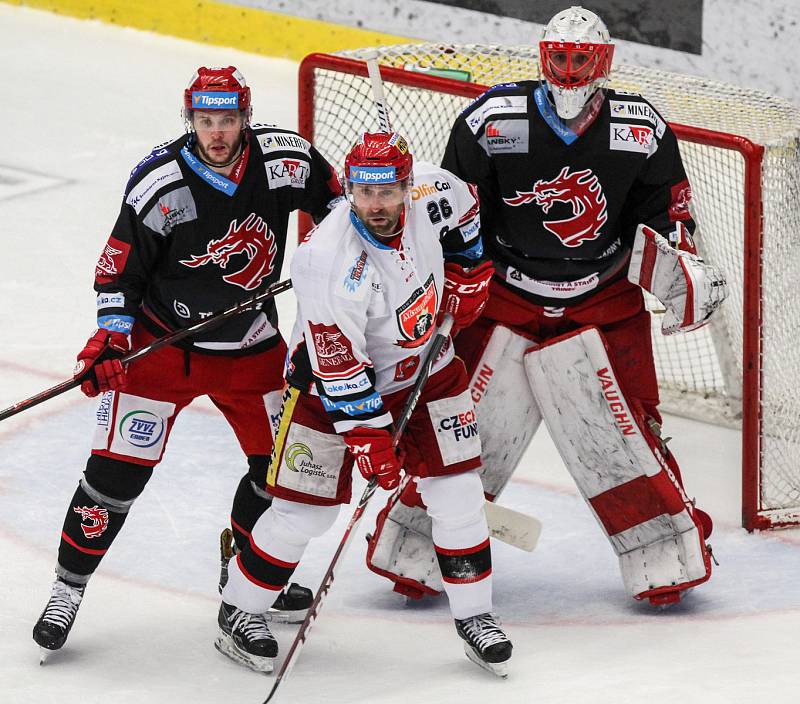 Třinec - Hradec Králové. Semifinále play-off.