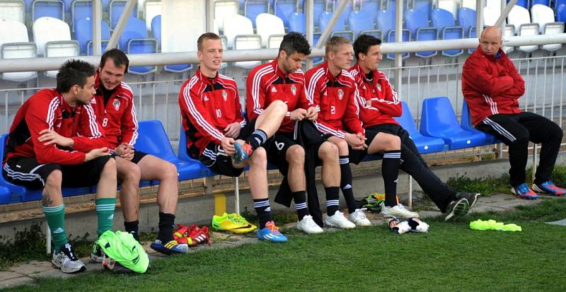 Fotbalisté Frýdku-Místku na domácím hřišti nestačili Žižkovu a podlehli mu 0:2. 