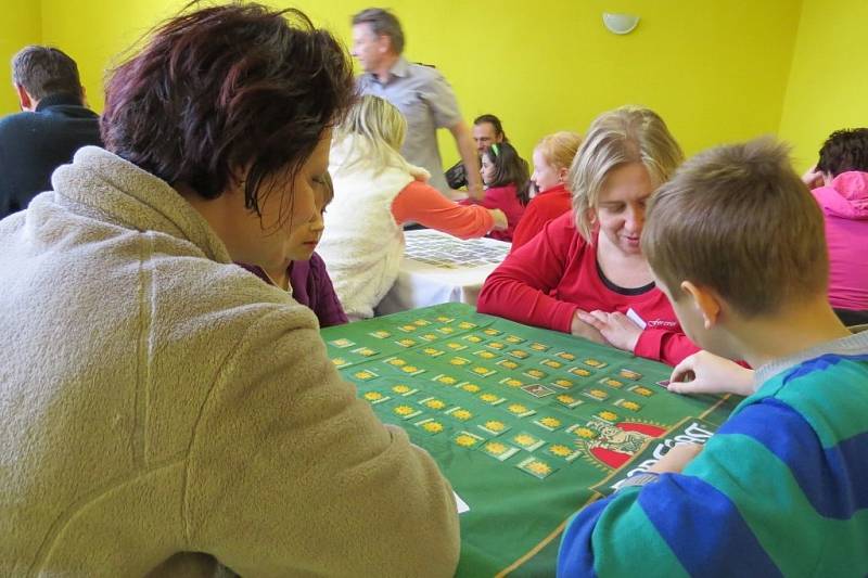 Tělovýchovná jednota Sokol Bystré uspořádala v sobotu 13. dubna v restauraci U Toflů v Janovicích první ročník turnaje ve hře pexeso. O akci byl velký zájem, stoly ve dvou místnostech byly zaplněny do posledního místa.