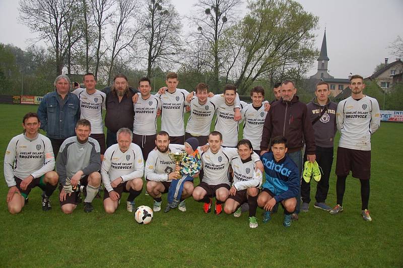 Fotbalisté Tošanovic dokázali obhájit vítězství v okresním poháru, když zvítězili i v odvetě na hřišti Dobratic 3:2 (první utkání skončilo jejich vítězstvím 3:1). 