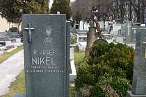 Hrob Josefa Nikela.