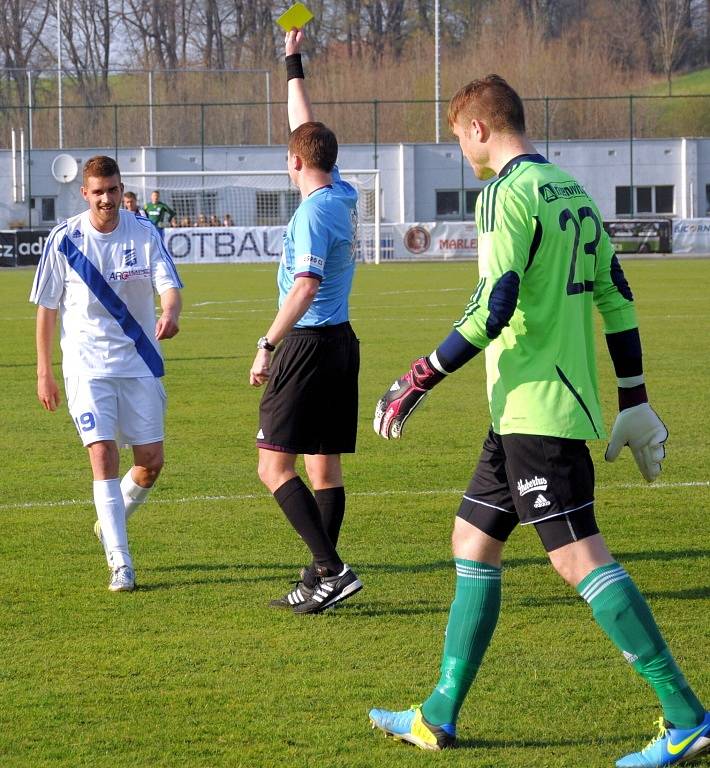 Fotbalisté Frýdku-Místku na domácím hřišti nestačili Žižkovu a podlehli mu 0:2. 