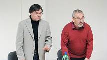 Místostarosta Frýdlantu nad Ostravicí Bohumil Dolanský (vlevo) a starosta Jiří Mořkovský vysvětlili rozpočet. 