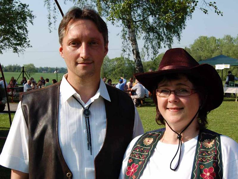 Spolupořadatelé akce, radní Tomáš Peterek a starostka Hnojníku Dagmar Molinová. 