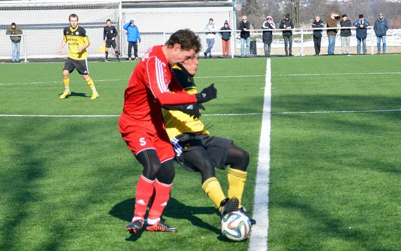 Druholigový Třinec v dalším přípravném utkání porazil třetiligový Hlučín 4:2. 