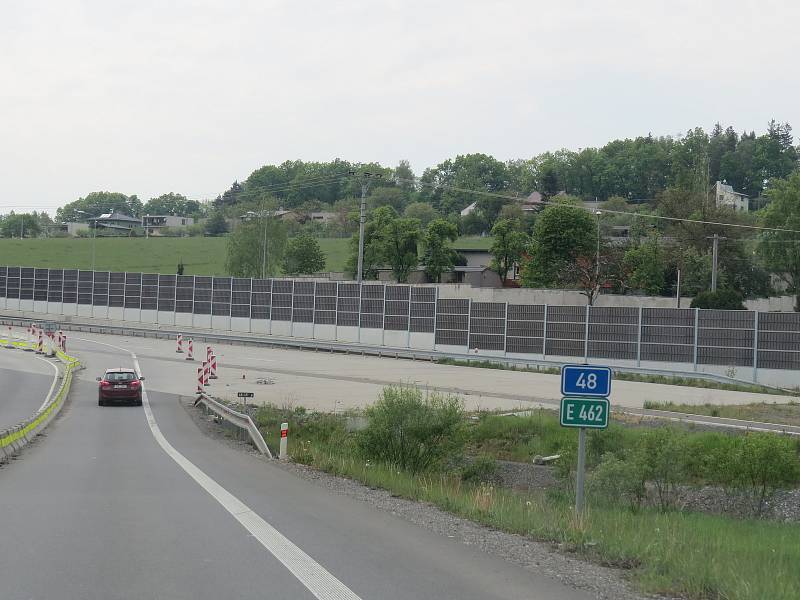 Nový obchvat se napojí na stávající dálnici D48 v Lysůvkách na okraji města.